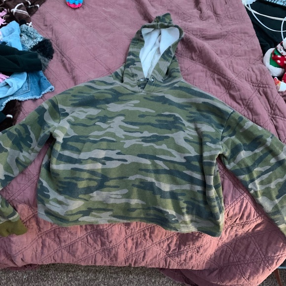 Selling clothes from Old Navy, Ariat, Holister, Forever 21, etc. - Picture 10 of 15